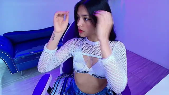 Snapshot of Maddie_T18 chatting on 04-10-26, 11:37 Maddie T18 online show from 04-10-26, 11:37