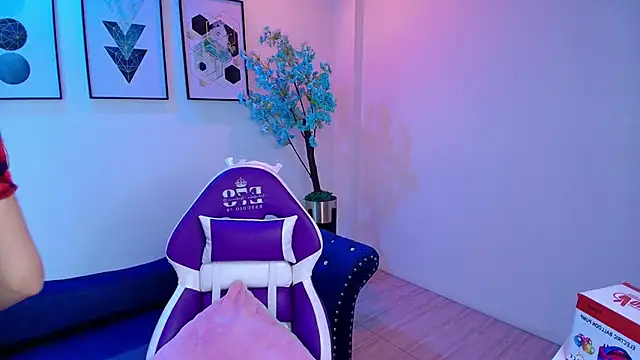 Maddie T18 online show from 05-28-26, 11:29