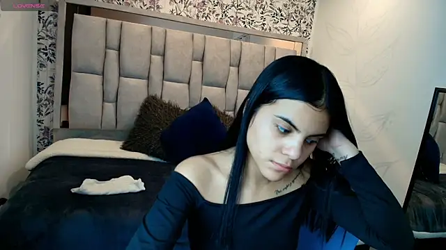 Snapshot of Emily__Cute__ chatting on 02-27-26, 09:04 Emily Cute online show from 02-27-26, 09:04