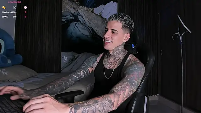 Snapshot of trisstann_ chatting on 02-25-26, 11:25 trisstann online show from 02-25-26, 11:25