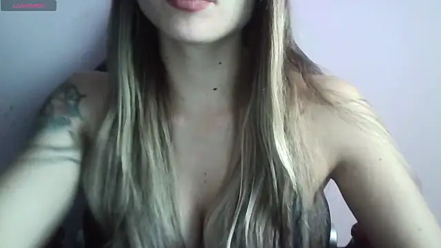 Snapshot of Tifanny_0a chatting on 06-01-26, 09:16 Tifanny 0a online show from 06-01-26, 09:16