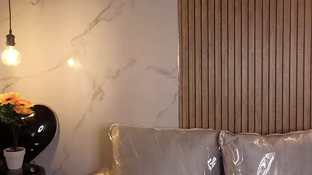 Perla lovely  online show from 06-17-26, 12:18