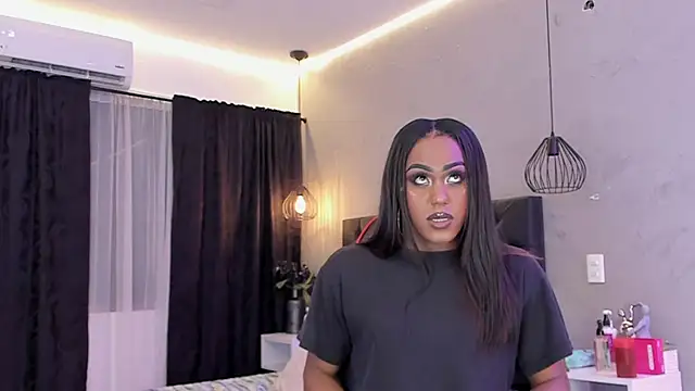 Snapshot of naomi__blair chatting on 06-30-26, 03:29 naomi blair online show from 06-30-26, 03:29