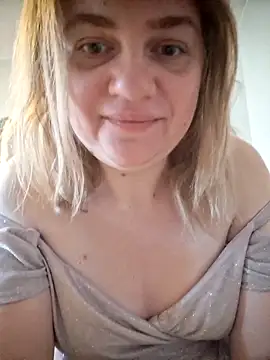 Snapshot of VitniKis chatting on 02-02-26, 07:29 VitniKis online show from 02-02-26, 07:29