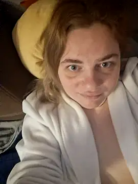 Snapshot of VitniKis chatting on 02-12-26, 06:52 VitniKis online show from 02-12-26, 06:52