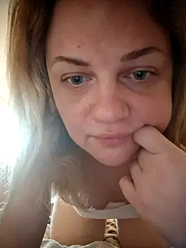 Snapshot of VitniKis chatting on 02-27-26, 06:35 VitniKis online show from 02-27-26, 06:35