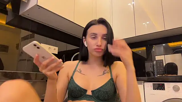 Snapshot of BlackFox_V chatting on 02-01-26, 07:56 BlackFox V online show from 02-01-26, 07:56