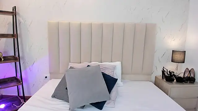 ViolettaRousee  online show from 05-11-26, 09:56