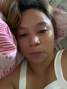 Snapshot of Wild_flower19 chatting on 03-16-26, 04:40 Wild flower19 online show from 03-16-26, 04:40