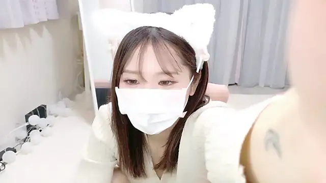 Snapshot of _MIYUnya chatting on 02-13-26, 10:22 MIYUnya online show from 02-13-26, 10:22