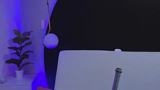 lunamiller 01 online show from 03-18-26, 06:05