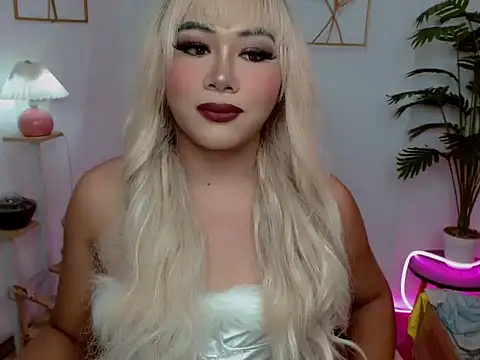 Snapshot of Serenity_Mooree chatting on 03-27-26, 12:27 Serenity Mooree online show from 03-27-26, 12:27
