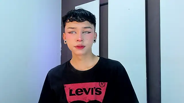 Snapshot of Camilo_X_x chatting on 02-17-26, 11:29 Camilo X x online show from 02-17-26, 11:29