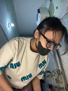 Leeeiuu online show from 02-01-26, 02:59