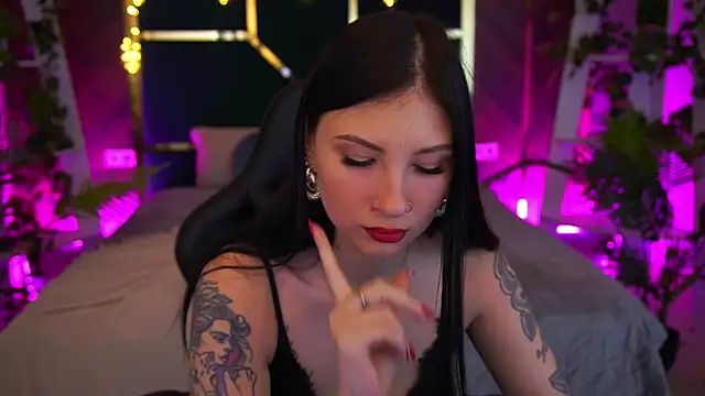 Snapshot of LunaaMay chatting on 02-17-26, 09:06 LunaaMay online show from 02-17-26, 09:06