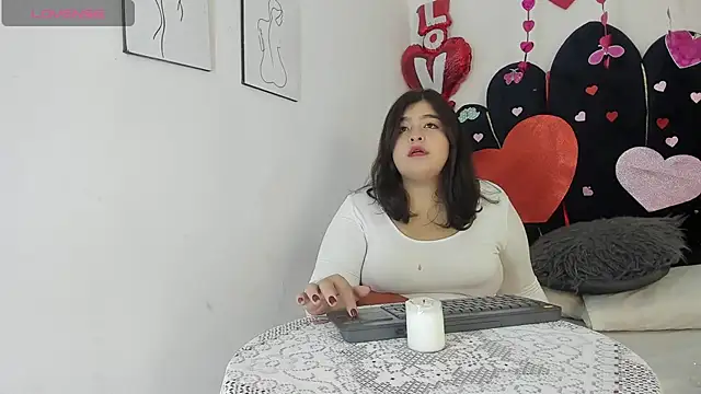 Snapshot of dahlialee chatting on 02-14-26, 11:40 dahlialee online show from 02-14-26, 11:40