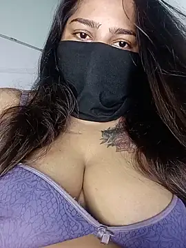 Snapshot of Cute_G chatting on 06-21-26, 03:09 Cute G online show from 06-21-26, 03:09