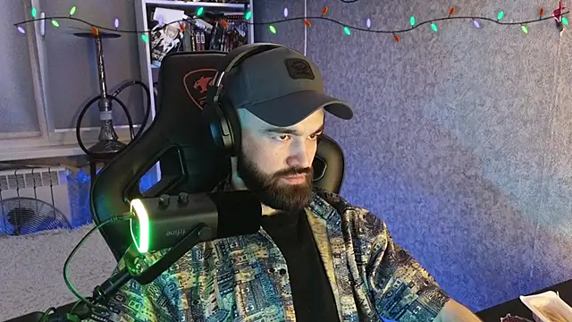 Snapshot of _Mostly_ chatting on 02-07-26, 04:43 Mostly online show from 02-07-26, 04:43