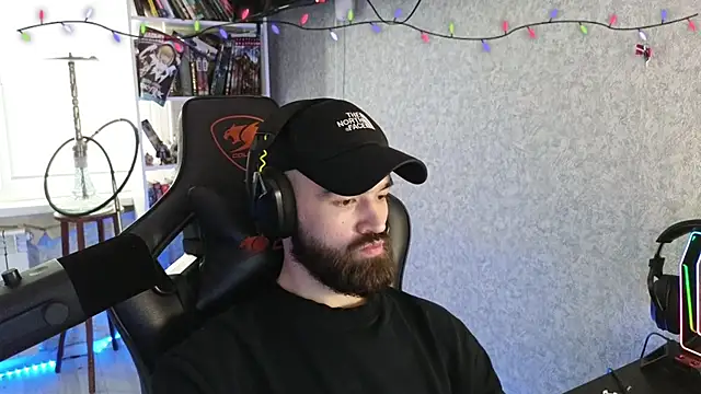 Snapshot of _Mostly_ chatting on 02-19-26, 06:53 Mostly online show from 02-19-26, 06:53