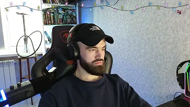 Snapshot of _Mostly_ chatting on 02-28-26, 01:01 Mostly online show from 02-28-26, 01:01