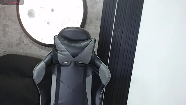 Snapshot of Noha-Smith chatting on 02-08-26, 03:43 Noha-Smith online show from 02-08-26, 03:43