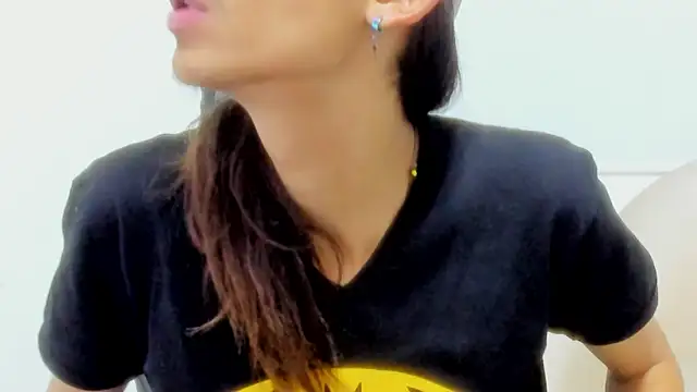 Snapshot of Noha-Smith chatting on 03-01-26, 04:47 Noha-Smith online show from 03-01-26, 04:47