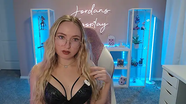 Snapshot of jordanscosplay chatting on 03-26-26, 05:40 jordanscosplay online show from 03-26-26, 05:40