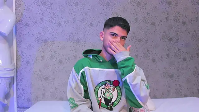 Snapshot of Apolo_Gray chatting on 02-08-26, 04:27 Apolo Gray online show from 02-08-26, 04:27