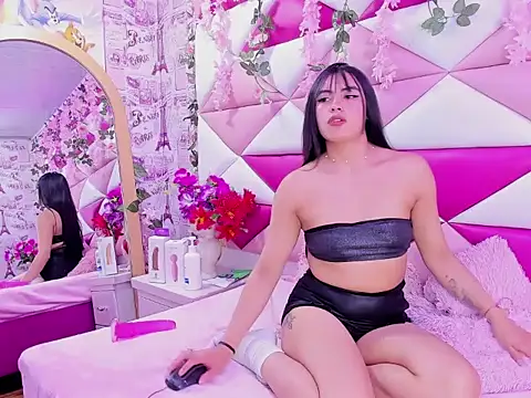 Snapshot of Aysha_Love_ chatting on 02-06-26, 02:27 Aysha Love online show from 02-06-26, 02:27