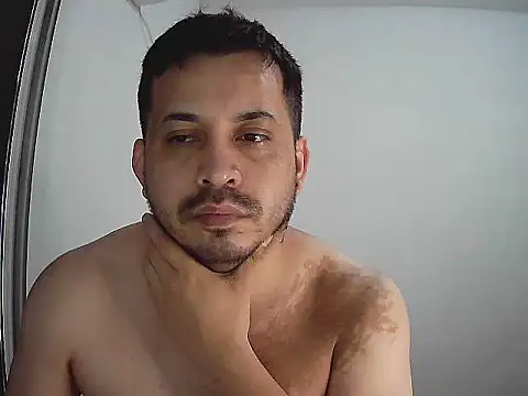 Snapshot of JonatanBail chatting on 02-15-26, 12:47 JonatanBail online show from 02-15-26, 12:47