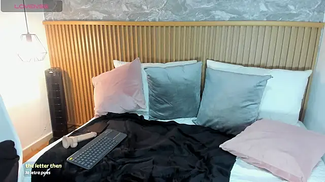 Snapshot of lunalat chatting on 02-05-26, 12:21 lunalat online show from 02-05-26, 12:21