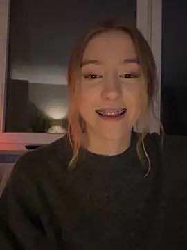 Snapshot of romyxxs chatting on 01-31-26, 11:25 romyxxs online show from 01-31-26, 11:25