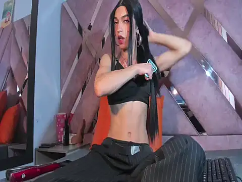 Snapshot of MeghanQueen__ chatting on 02-06-26, 04:17 MeghanQueen online show from 02-06-26, 04:17