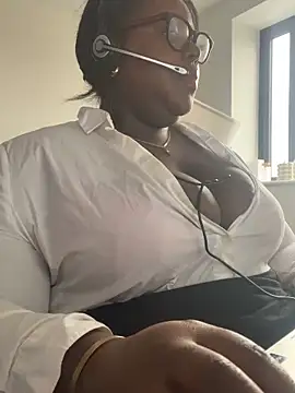 Snapshot of BouncyBBW chatting on 02-27-26, 11:32 BouncyBBW online show from 02-27-26, 11:32