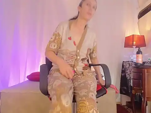 Snapshot of laurasofia45 chatting on 06-05-26, 12:00 laurasofia45 online show from 06-05-26, 12:00