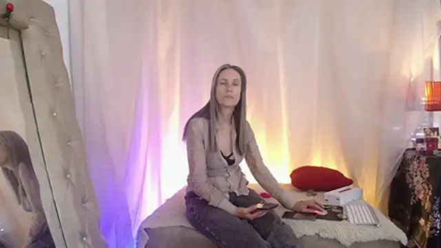 Snapshot of laurasofia45 chatting on 06-27-26, 03:00 laurasofia45 online show from 06-27-26, 03:00