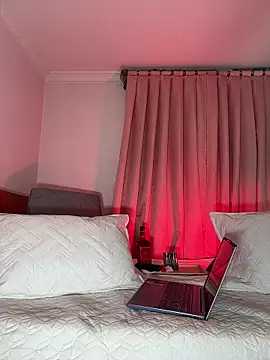 Snapshot of kloe__t18 chatting on 02-28-26, 05:14 kloe t18 online show from 02-28-26, 05:14