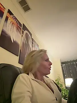 Snapshot of FireAfterDark chatting on 02-04-26, 04:07 FireAfterDark online show from 02-04-26, 04:07