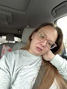 Snapshot of lickablelynn87 chatting on 02-24-26, 03:21 lickablelynn87 online show from 02-24-26, 03:21