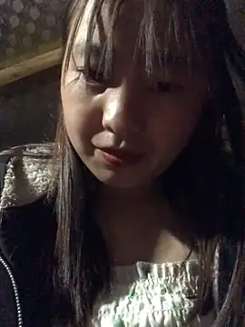 Snapshot of honeyyy110 chatting on 02-08-26, 02:42 honeyyy110 online show from 02-08-26, 02:42