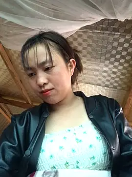 Snapshot of honeyyy110 chatting on 02-12-26, 01:33 honeyyy110 online show from 02-12-26, 01:33