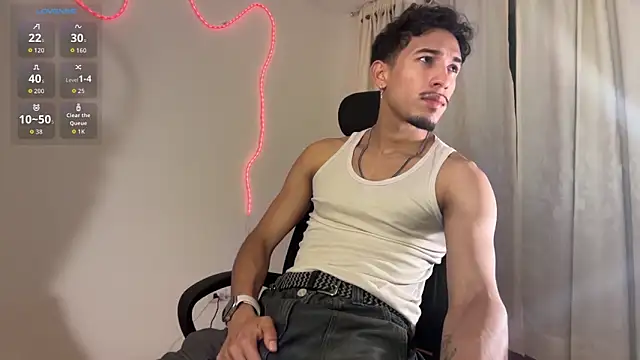 Snapshot of rafael_stone11 chatting on 02-04-26, 01:44 rafael stone11 online show from 02-04-26, 01:44