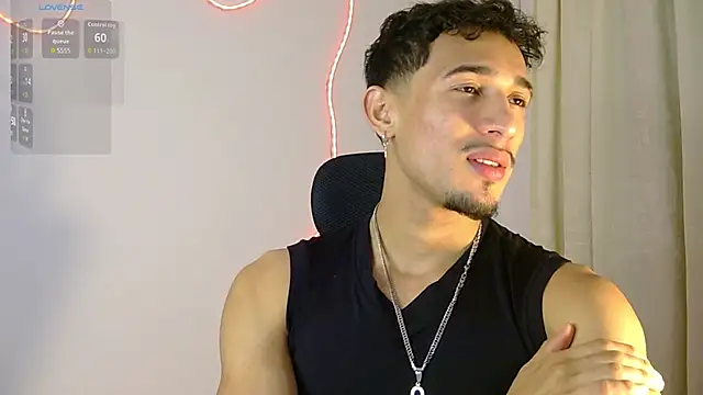 Snapshot of rafael_stone11 chatting on 02-14-26, 02:19 rafael stone11 online show from 02-14-26, 02:19