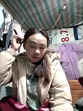 Snapshot of Bella-222 chatting on 02-12-26, 08:15 Bella-222 online show from 02-12-26, 08:15