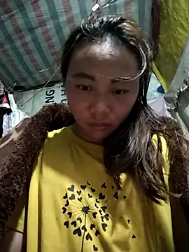 Snapshot of Bella-222 chatting on 02-18-26, 11:22 Bella-222 online show from 02-18-26, 11:22