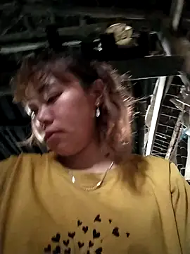 Snapshot of Bella-222 chatting on 02-25-26, 04:33 Bella-222 online show from 02-25-26, 04:33