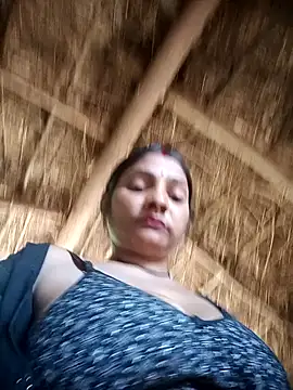 Snapshot of Hotty_raghni chatting on 02-15-26, 07:51 Hotty raghni online show from 02-15-26, 07:51