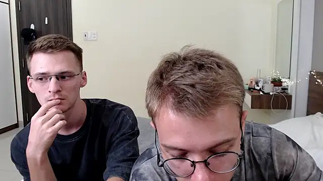 NikiKerryCum online show from 04-20-26, 11:57