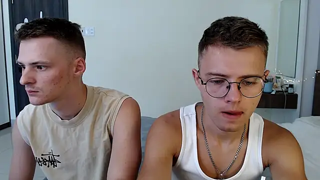 NikiKerryCum online show from 04-25-26, 05:32