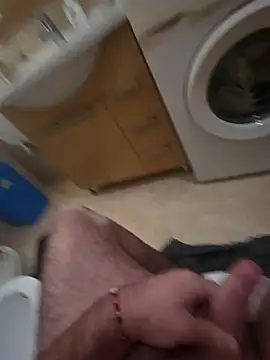 Snapshot of Heyyo3 chatting on 02-22-26, 09:41 Heyyo3 online show from 02-22-26, 09:41